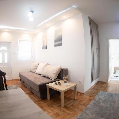 Apartman Tea 2 Lägenhet Belgrad Exteriör bild